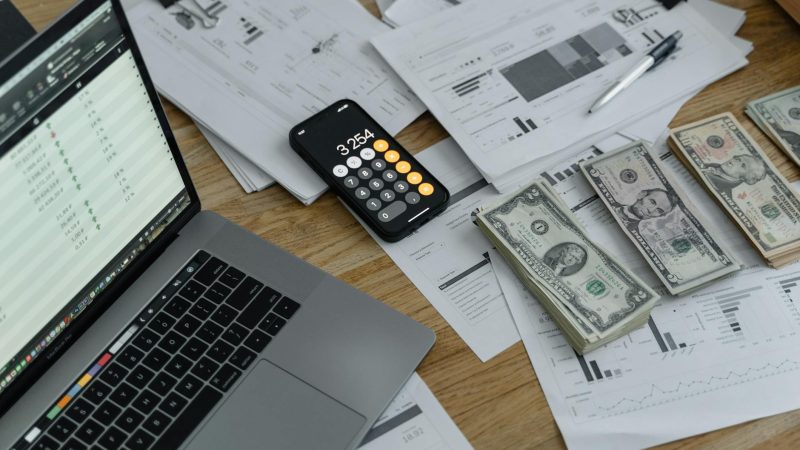 Gestion de la paie et comptabilité avec Odoo sur un bureau professionnel